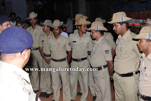 Cops, public protest against Circle Inspector  Pramod’s alleged suspension 1